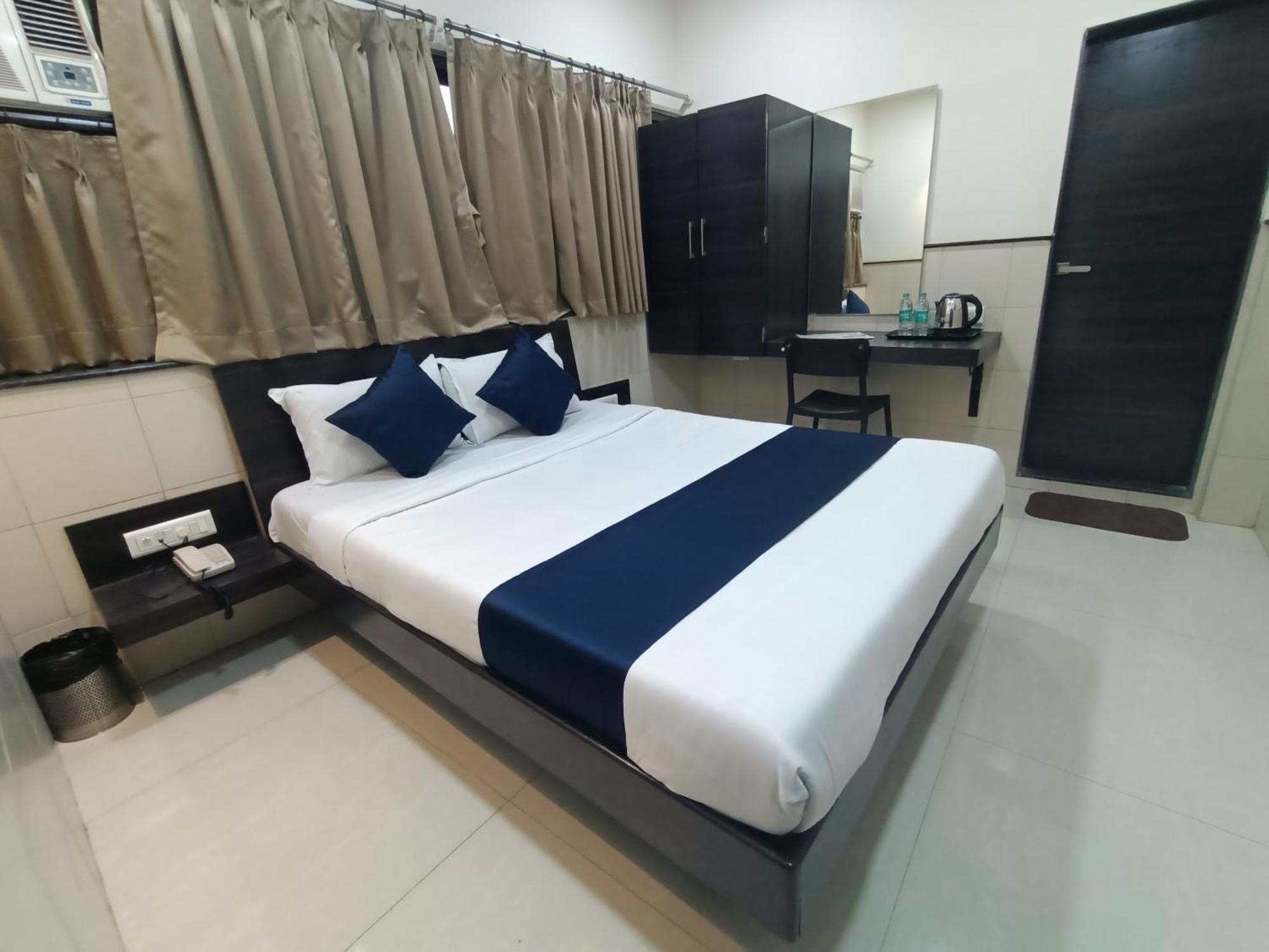 Hotel Triton - Near Us Embassy - Hotel In Sion Bombay Extérieur photo