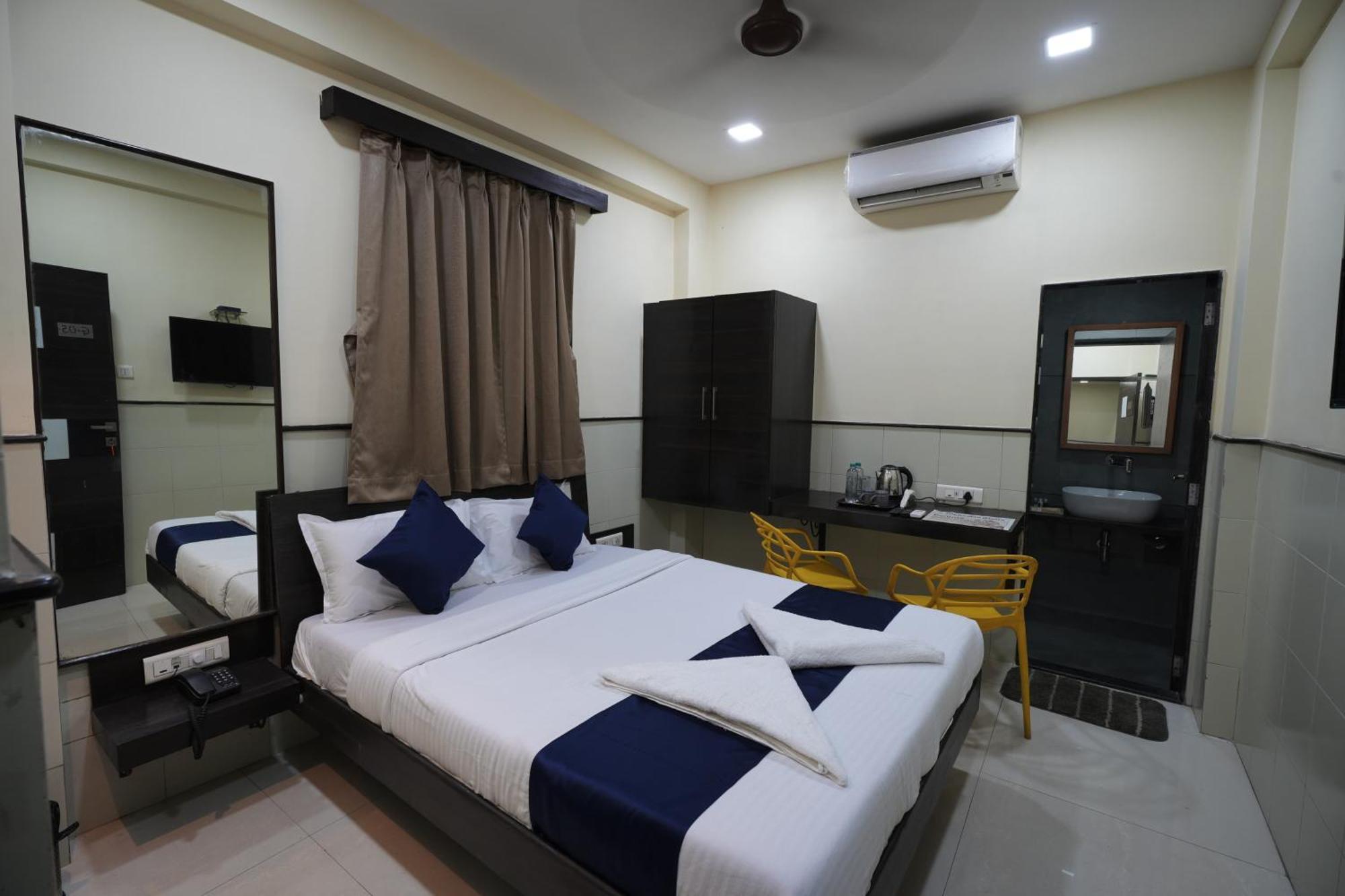 Hotel Triton - Near Us Embassy - Hotel In Sion Bombay Extérieur photo